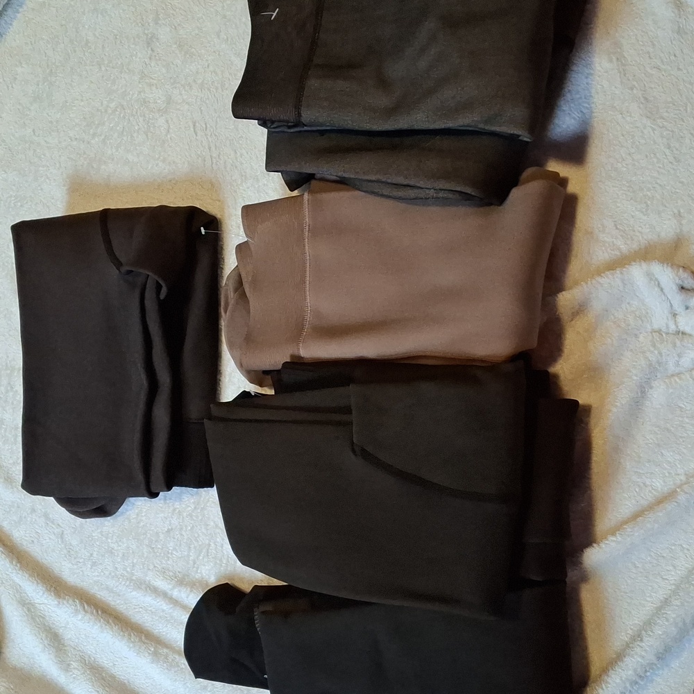 IQQ yoga footed leggings with fleece inside, form shaping, multiple sizes/colors